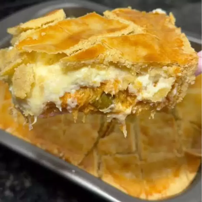 FRICASSÊ DE FRANGO C/ QUEIJO