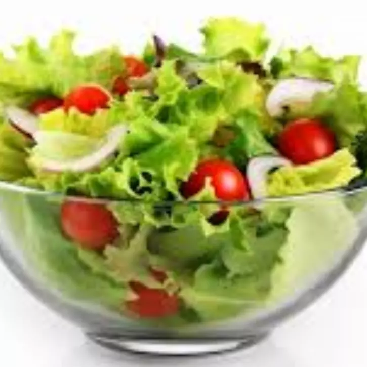 Ensalada de lechuga tomate y huevo