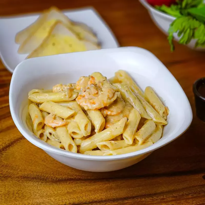 PASTAS EN SALSA DE CAMARON