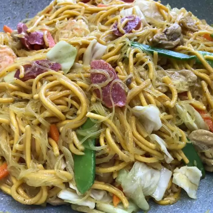 Mix Bihon or Canton