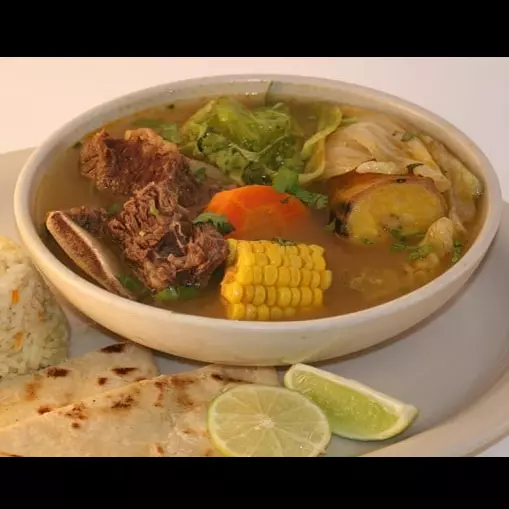 CALDO DE PATAS DE RES