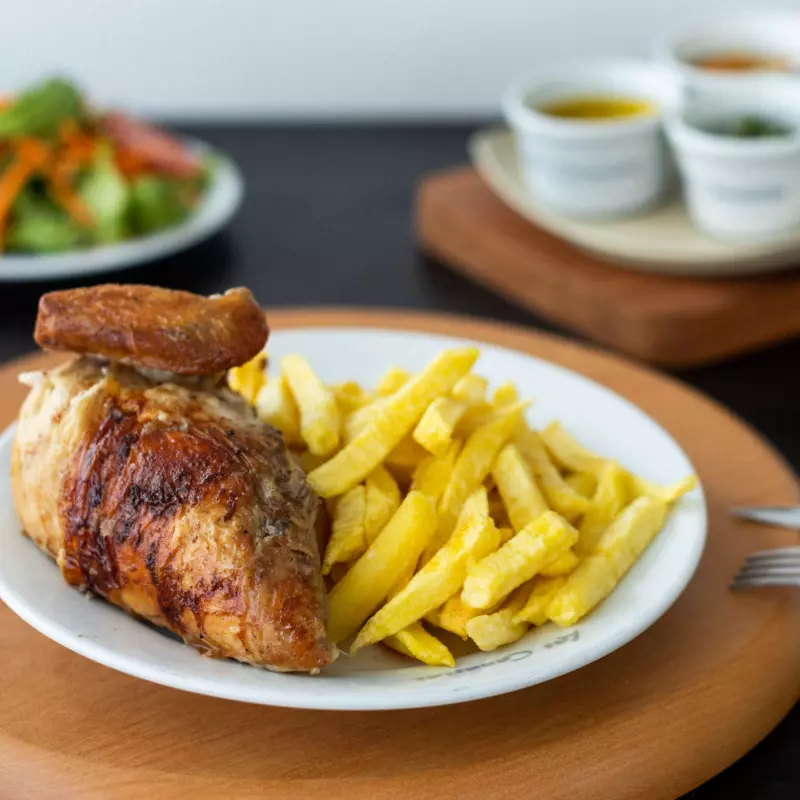 1/4 de pollo a la leña
