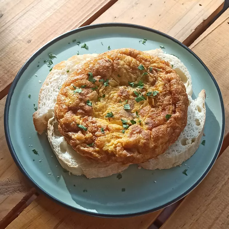 TORRADA COM OVOS | TOAST WITH EGGS