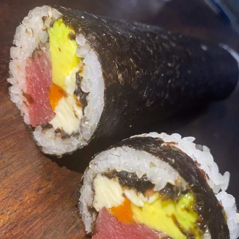 Handroll Sashimi de Atun Frio