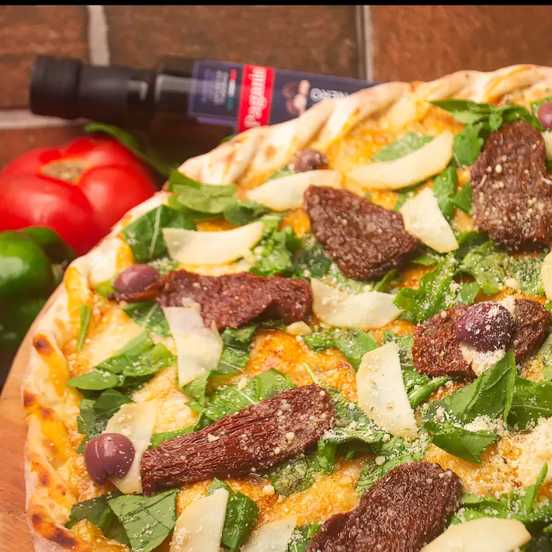 Pizza Rúcula Mediterranea