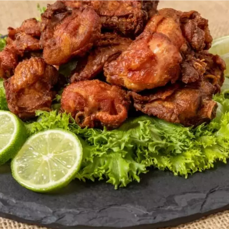 Frango passarinho + alho frito
