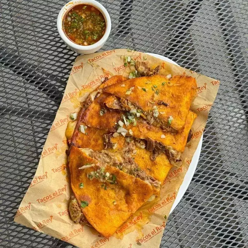 Quesadilla XL de birria