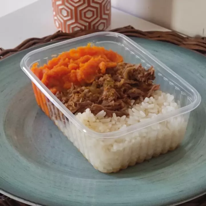 Carne desfiada com purê de abóbora(copy)