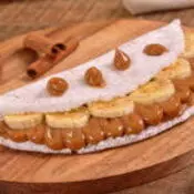 Tapioca de banana com doce de leite