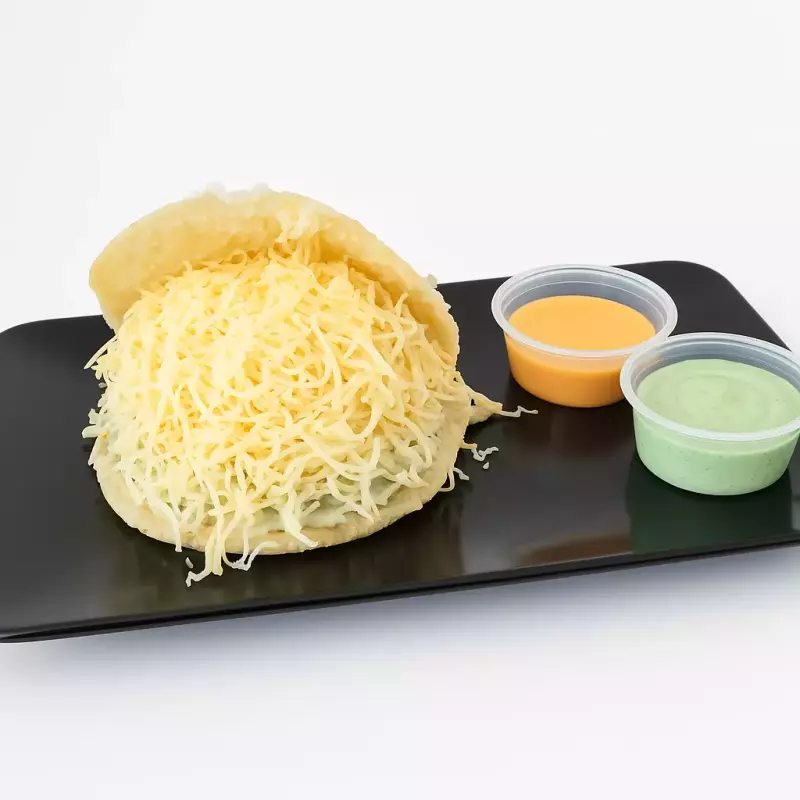 Arepa reina pepiada y queso