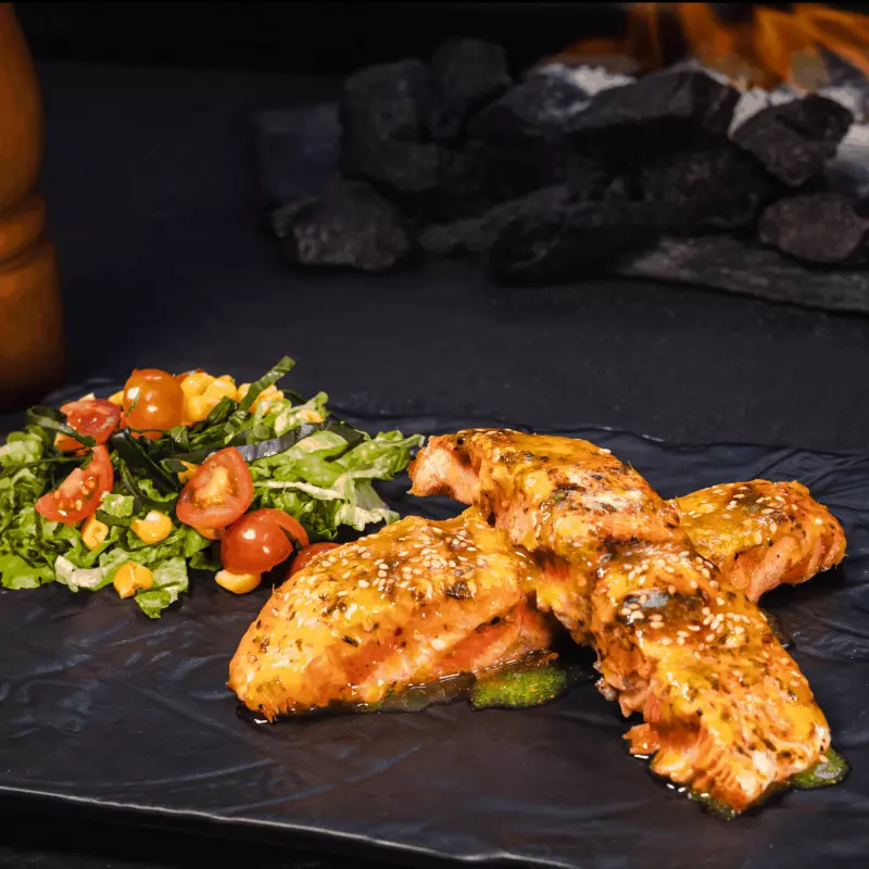 FILETE DE SALMÓN EN SALSA DE MANGO