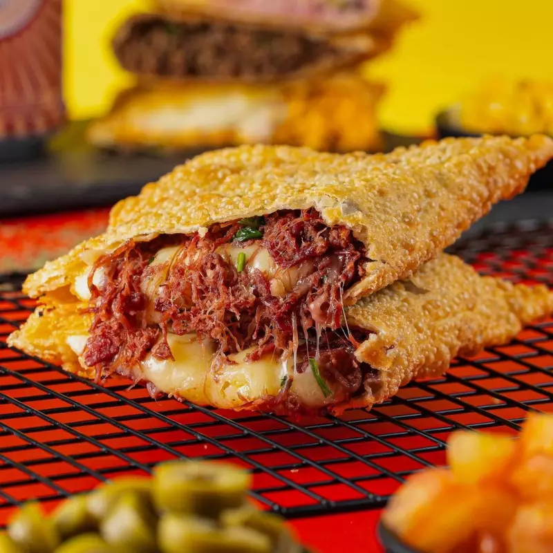 Carne Seca, Queijo, Ceb. e Pimenta