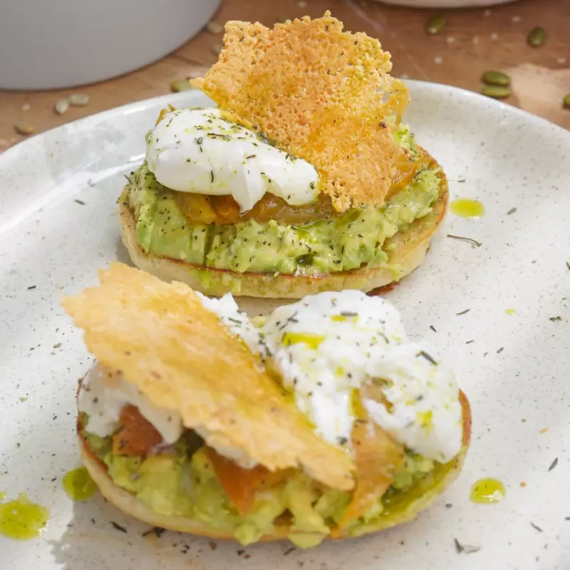 TOSTADAS DE AGUACATE