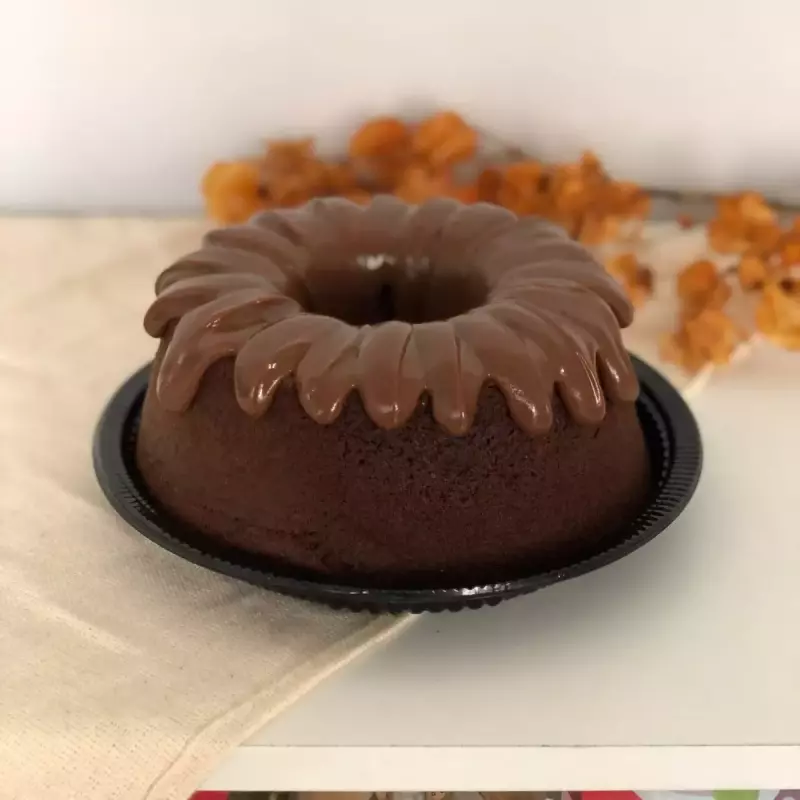 Bolo de chocolate com cobertura