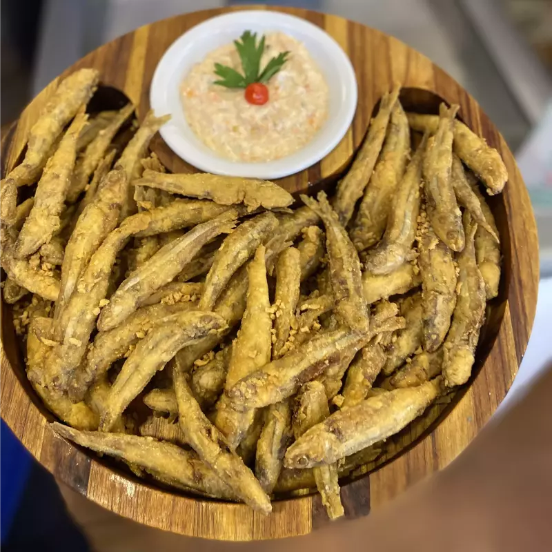 PORÇÃO DE MANJUBINHA FRITA