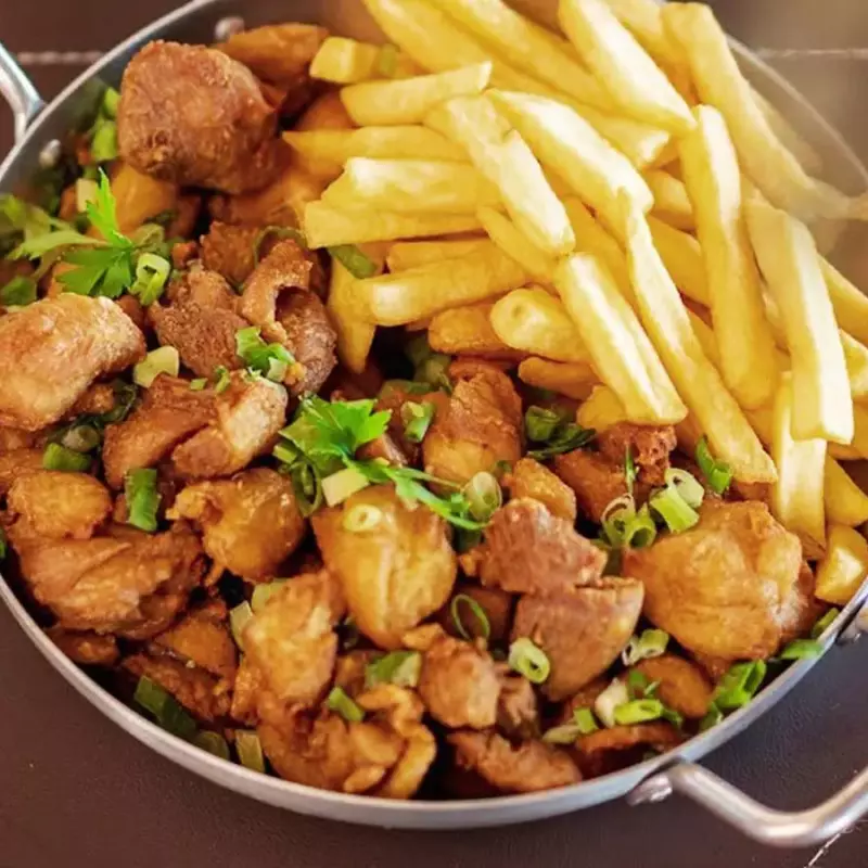 Frango à Passarinho