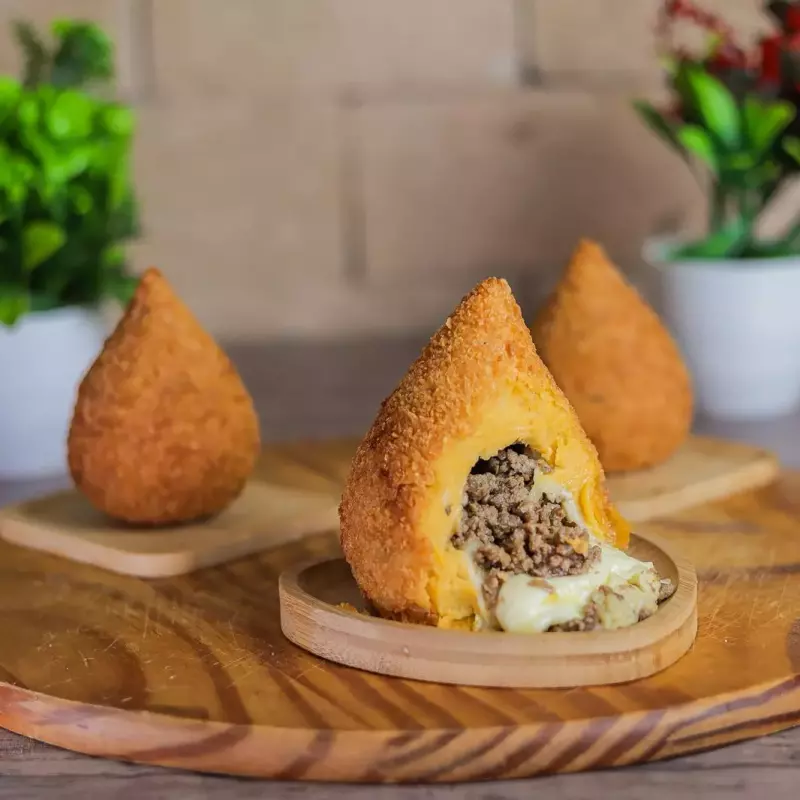 Coxinha Gourmet Carne com Catupiry