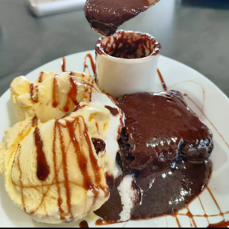 Petit Gateau com sorvete - Sobremesa