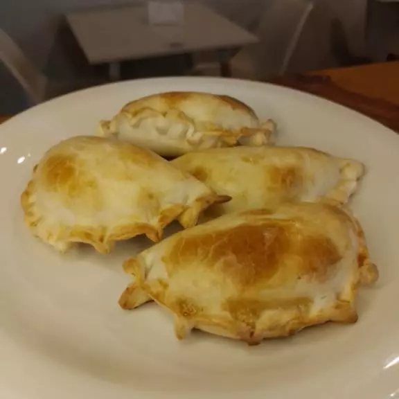 1/2 Doc Empanadas Pollo