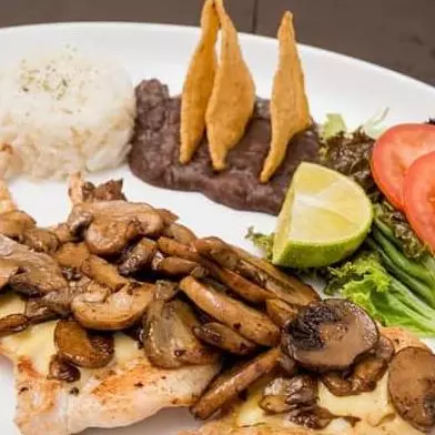 PECHUGA CON CHAMPIÑON Y QUESO