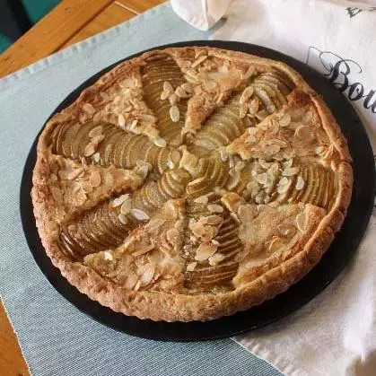 Tarta de pera con frangipane