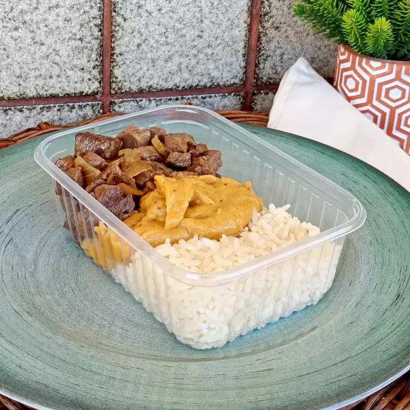 Carne do sol com purê de banana