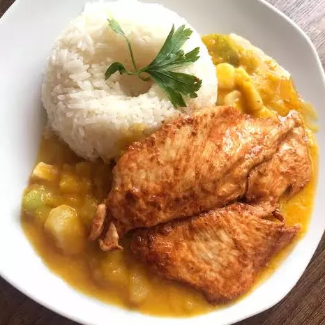 Locro con pechuga a la parrilla