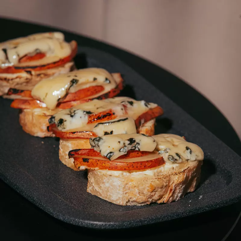 Brusquetta de Pêra com gorgonzola