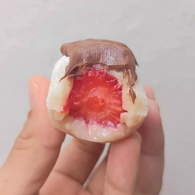 Coxinha de morango ninho com Nutella