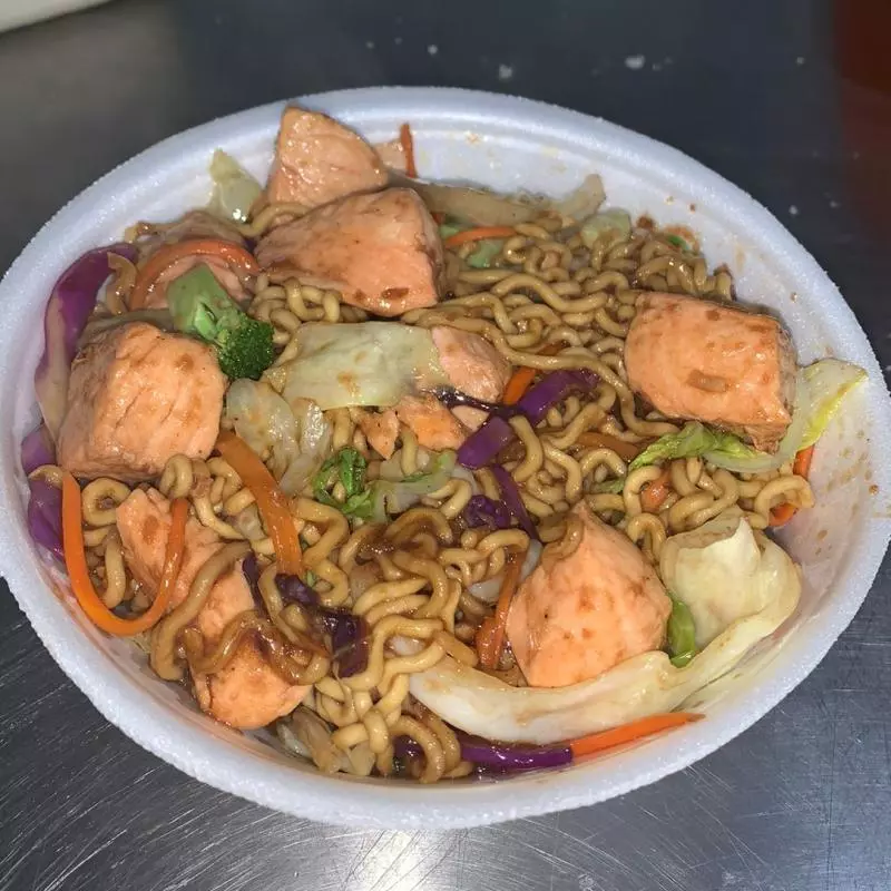 Yakissoba de Salmão