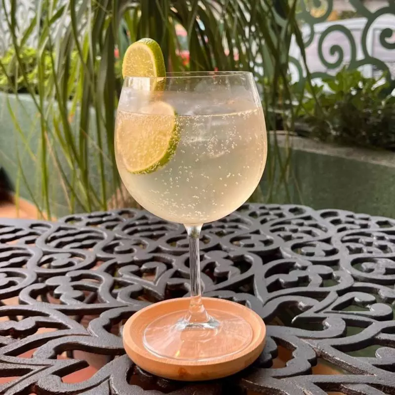 Limoncello spritz
