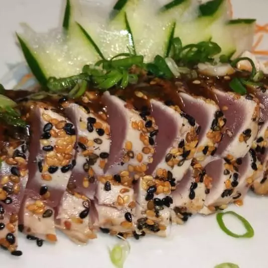 Sashimi de Atum na Crosta