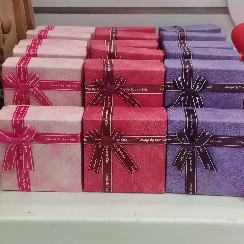 Caja de regalo con lazo