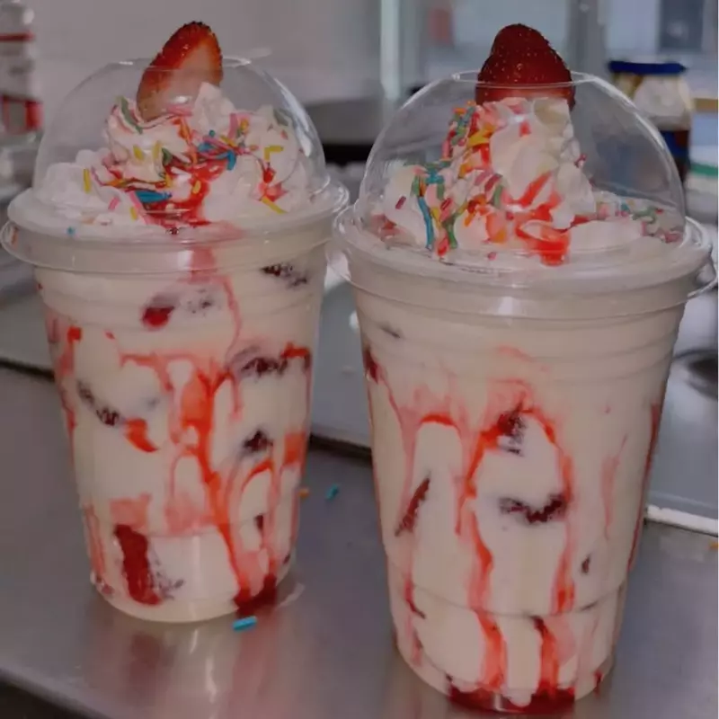 PROMO FRESAS  CON CREMA