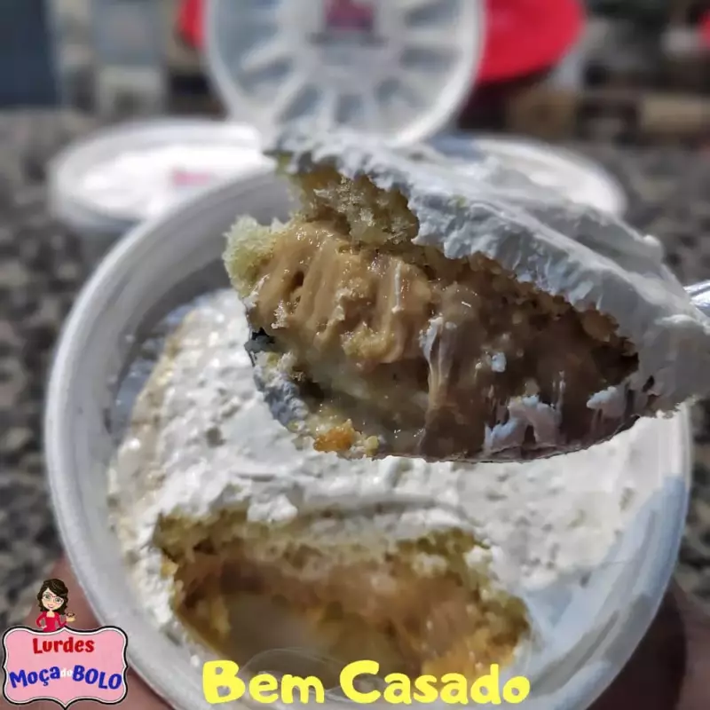 Bolo no pote Bem Casado