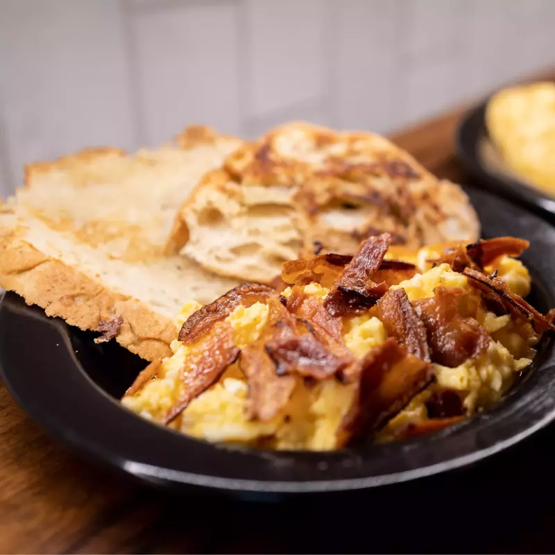 QUEIJO E PRESUNTO OU BACON