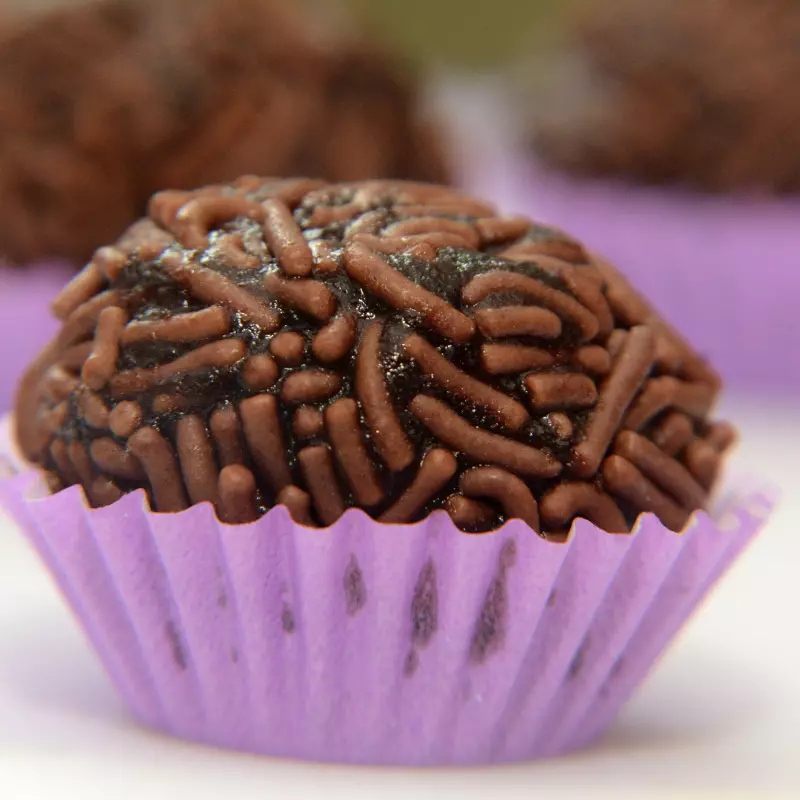 Brigadeiro/beijinho (açúcar ou diet)