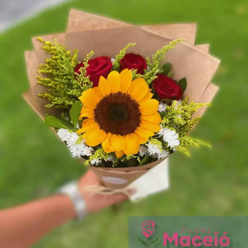 Mini buquê girassol com 3 rosas verm