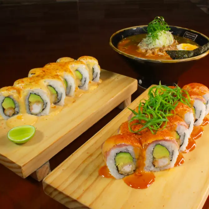 Promo: 1 Ramen "S" + 2 Tablas de Makis