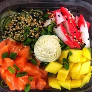Poke Salmão tropical.