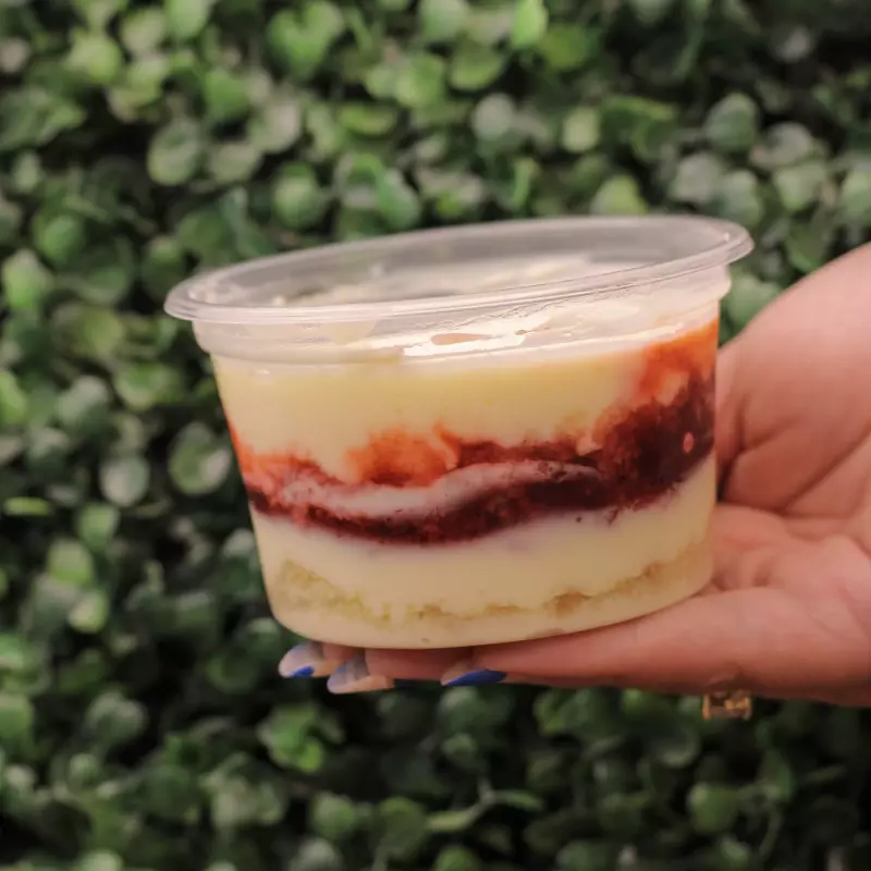 Bolo de Ninho com Morango