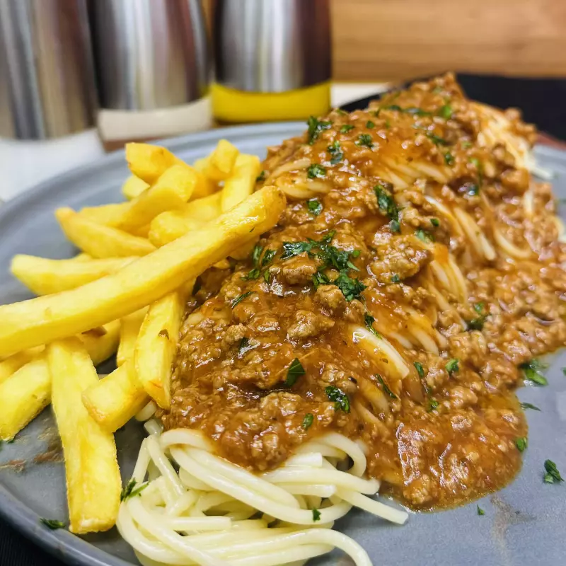 Quinta (Macarrão a bolonhesa)