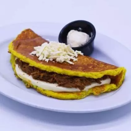 Cachapa con Carne Mechada