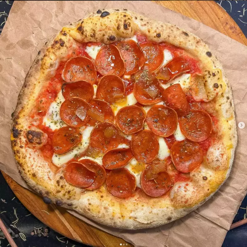 Pepperoni (com geleia de pimenta)