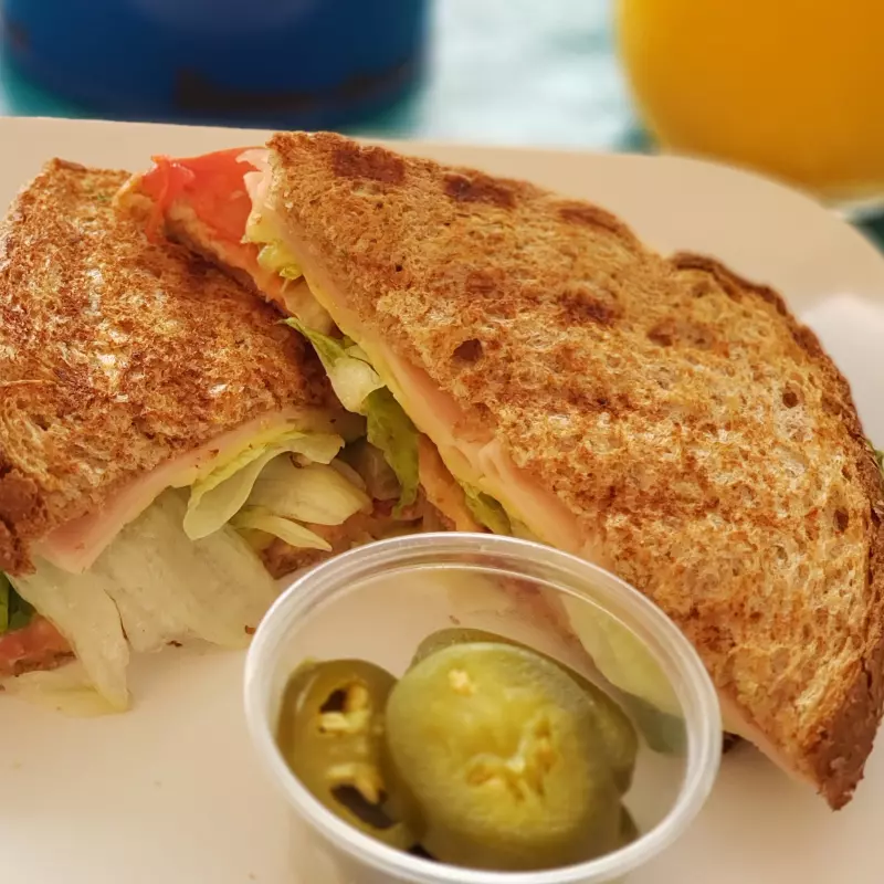 Combo Sándwich Clasico+Papas+Jugo