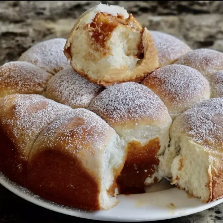 Bonetes rellenos de dulce de leche