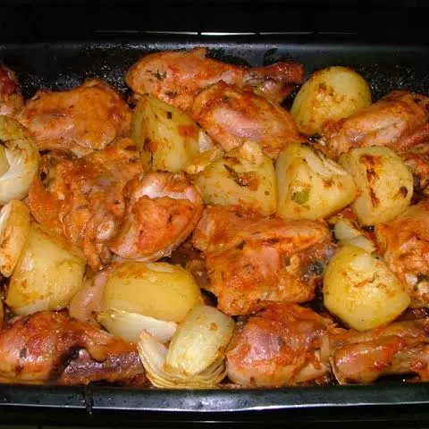 Coxa e sobrecoxa assada com batata