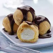 Profiterolres de nata