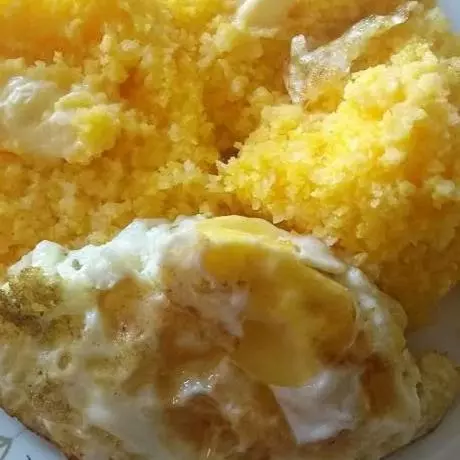 Cuscuz Recheado com ovo e queijo