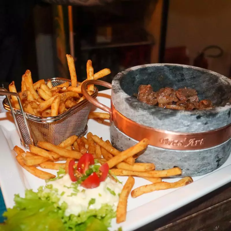 FILET MIGNON AO GORGONZOLA